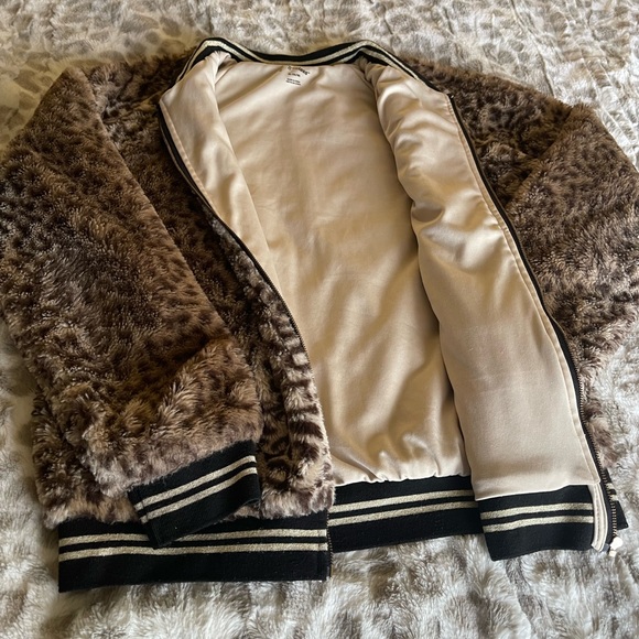 Jacket - Picture 3 of 9